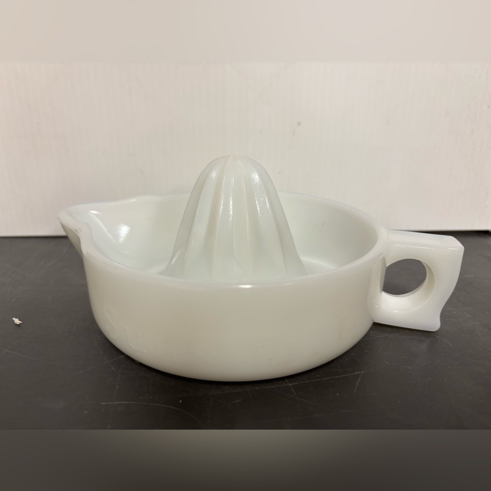 Vintage milkglass McKee Sunkist citrus reamer